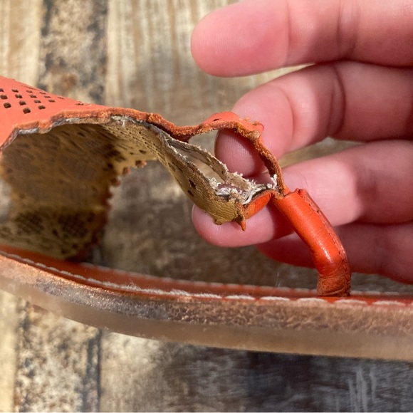 Tory Burch Roselle Thong Sandals Red Orange Colored Perforated Leather Size 8 - Picture 16 of 16